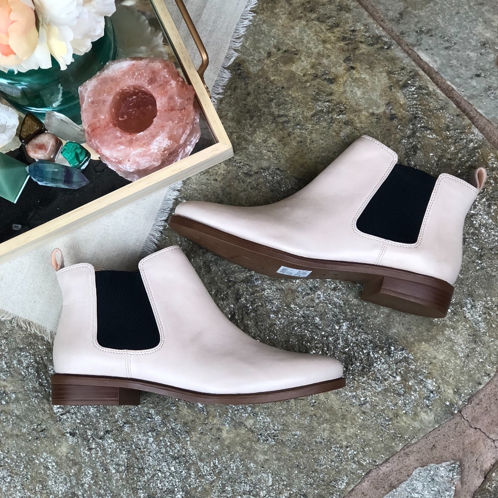Clarks Size 7.5 Taylor Shine Chelsea Bootie